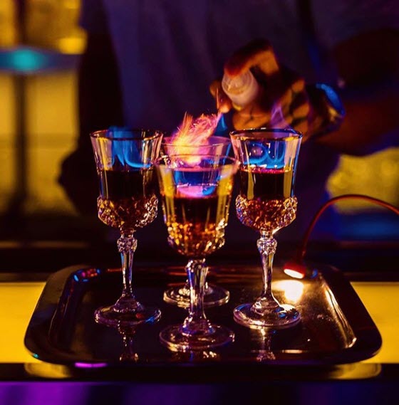 Многообразие коктелей со всего мира в клубах на Пхукете