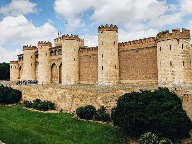 Крепость Альхаферия в Сарагосе