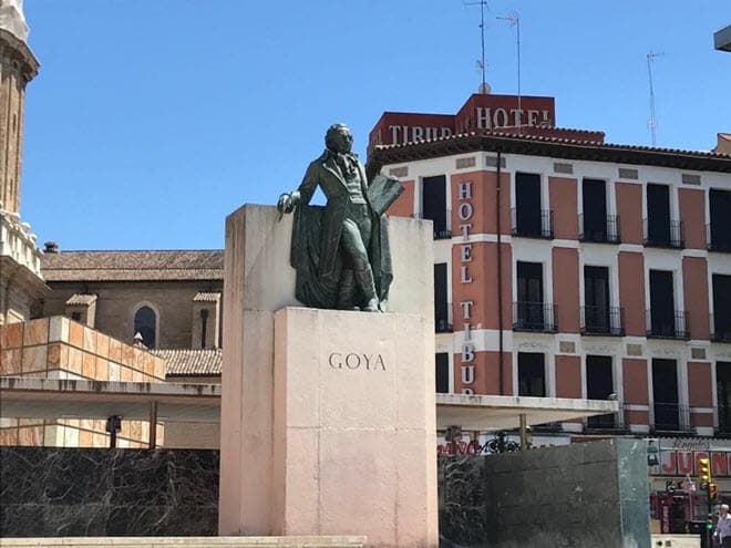 Памятник Франсиско Гойе в Сарагосе