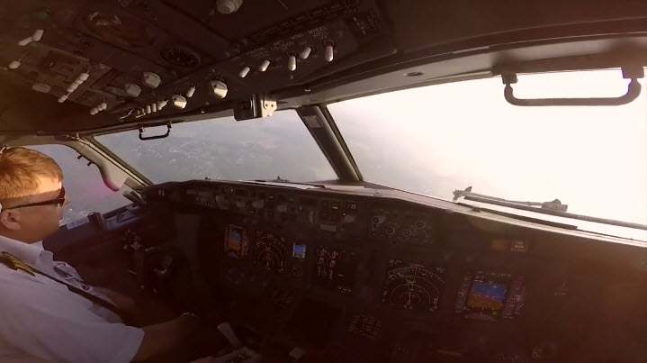 Полёт в кабине, глазами летчиков авиакомпании &#171;Победа&#187; (видео)