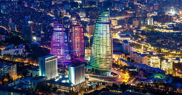 Пламенные башни в Баку