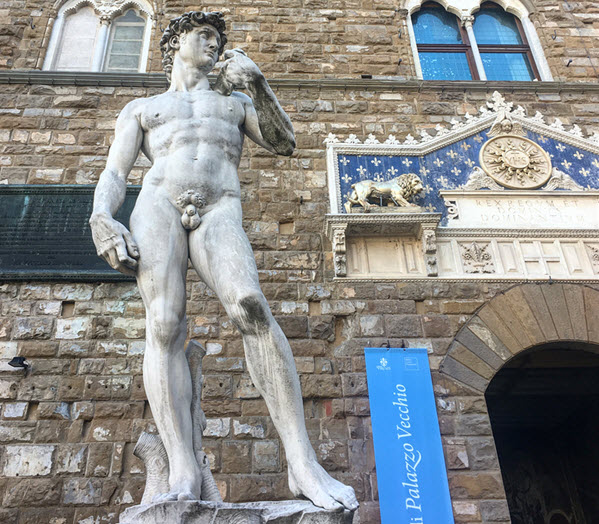 Копия «Давида» на площади во Флоренции
