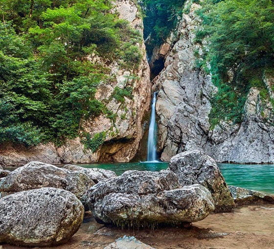 Агурские водопады недалеко от Сочи